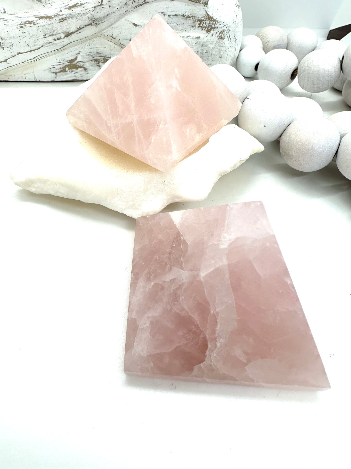 Rose pyramid medium