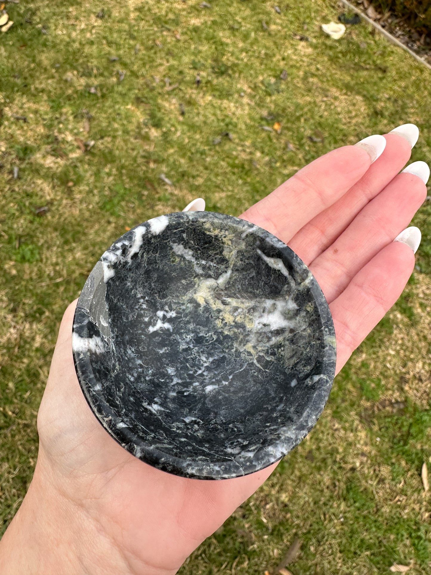 Black onyx bowl