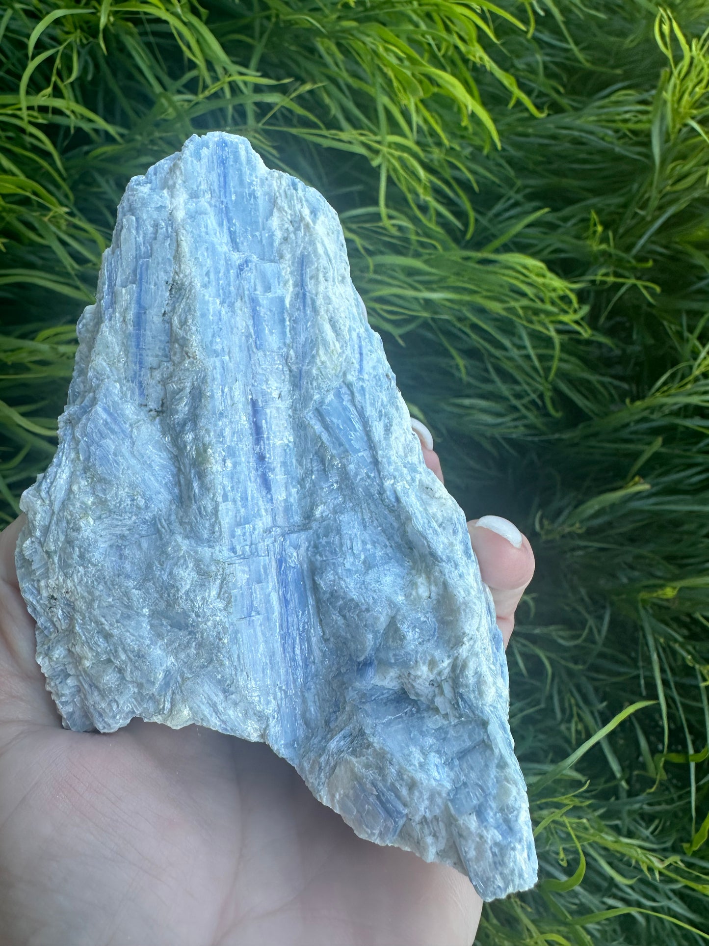 Blue kyanite raw