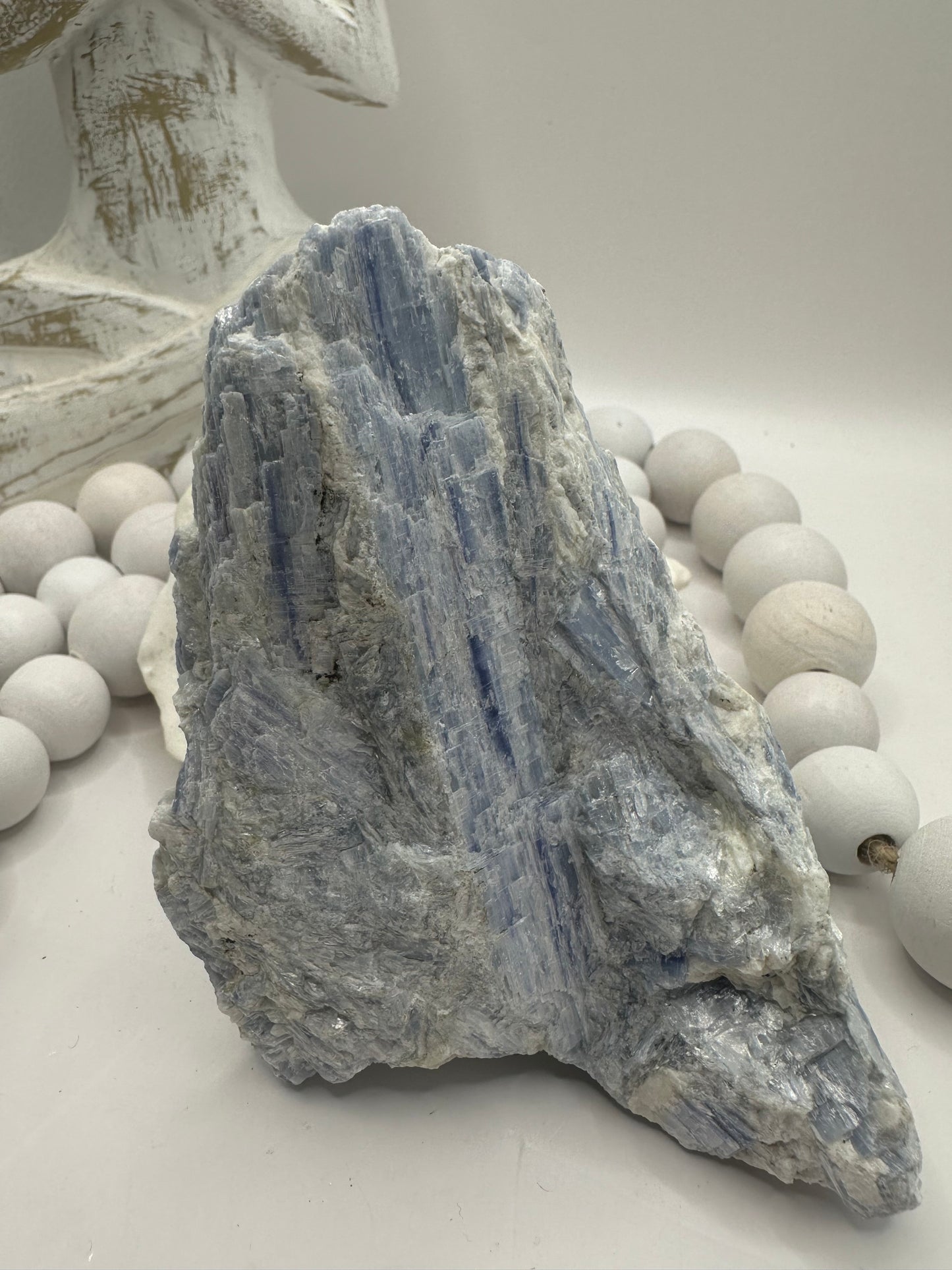 Blue kyanite raw