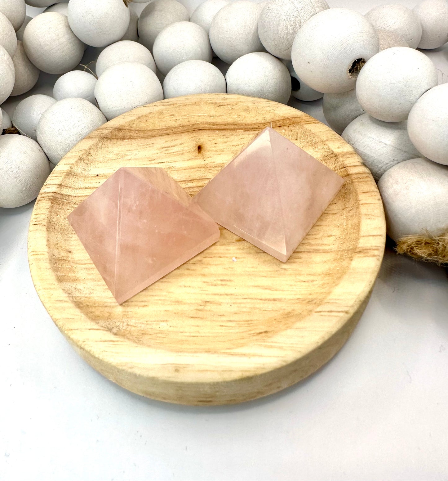 Mini rose quartz Pyramid