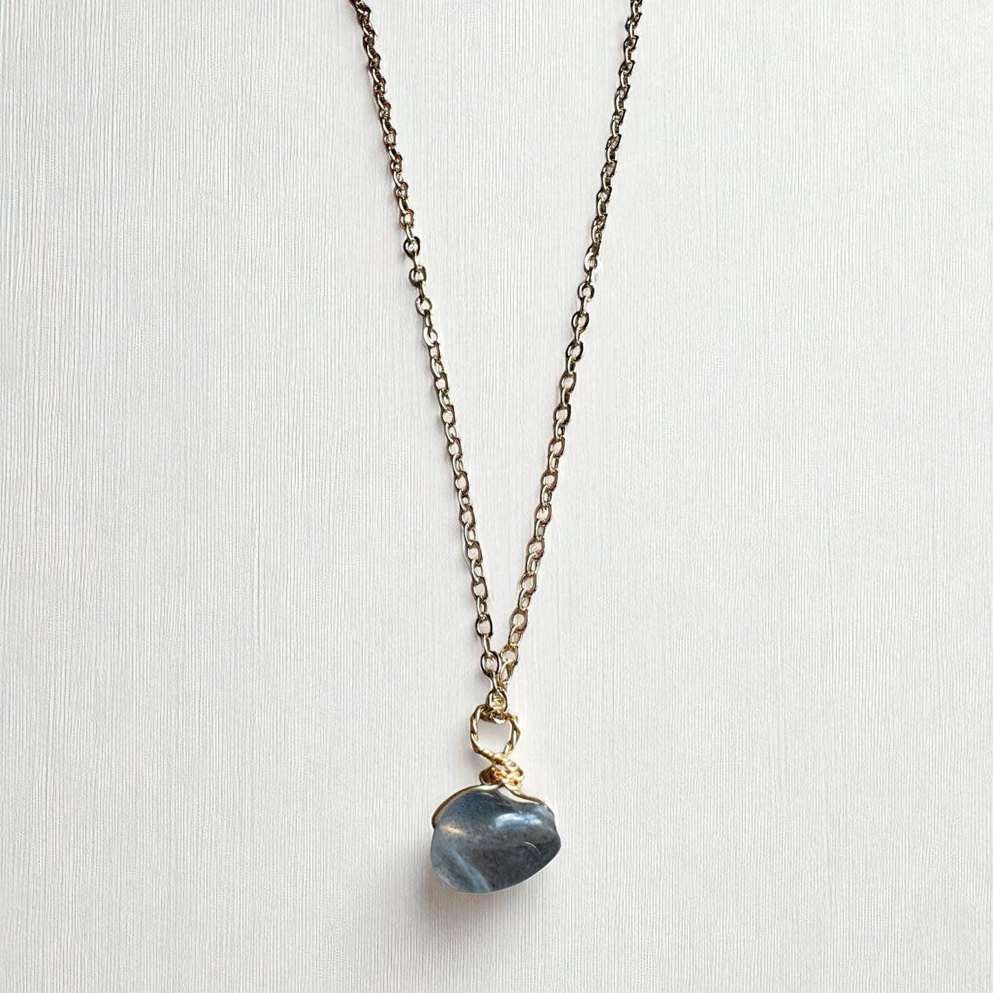 Labradorite gold pendant