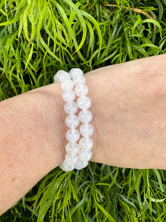 White jade beaded bracelet