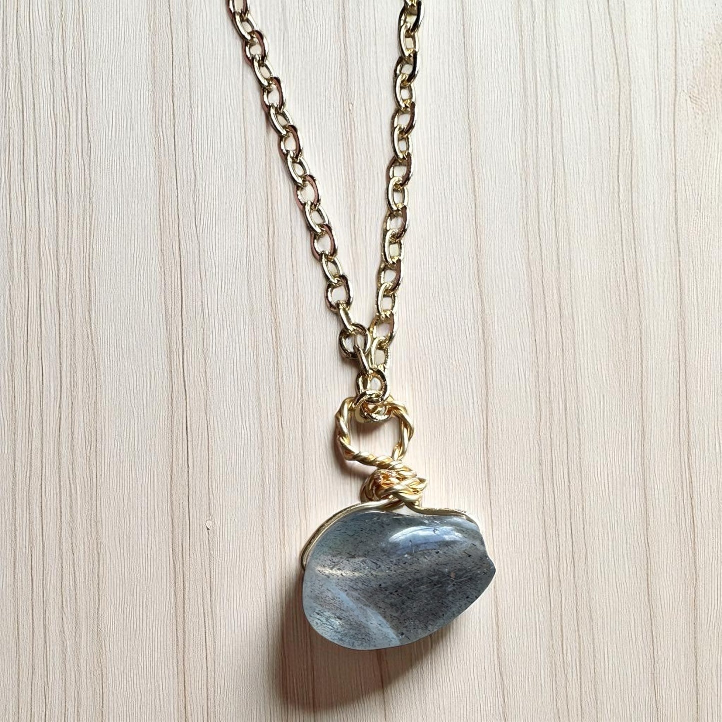 Labradorite gold pendant
