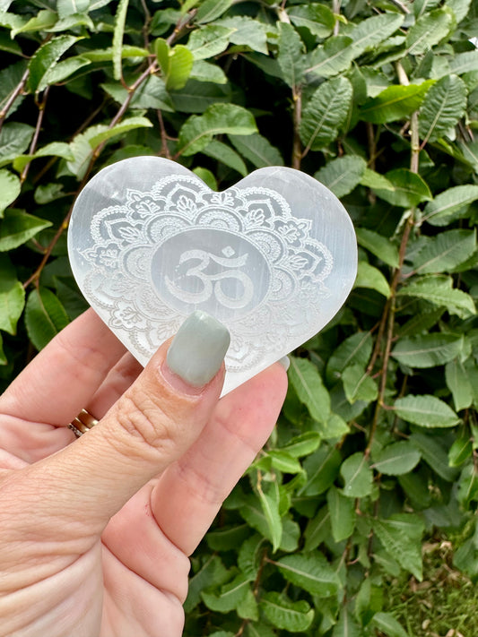 Selinite engraved puffy heart