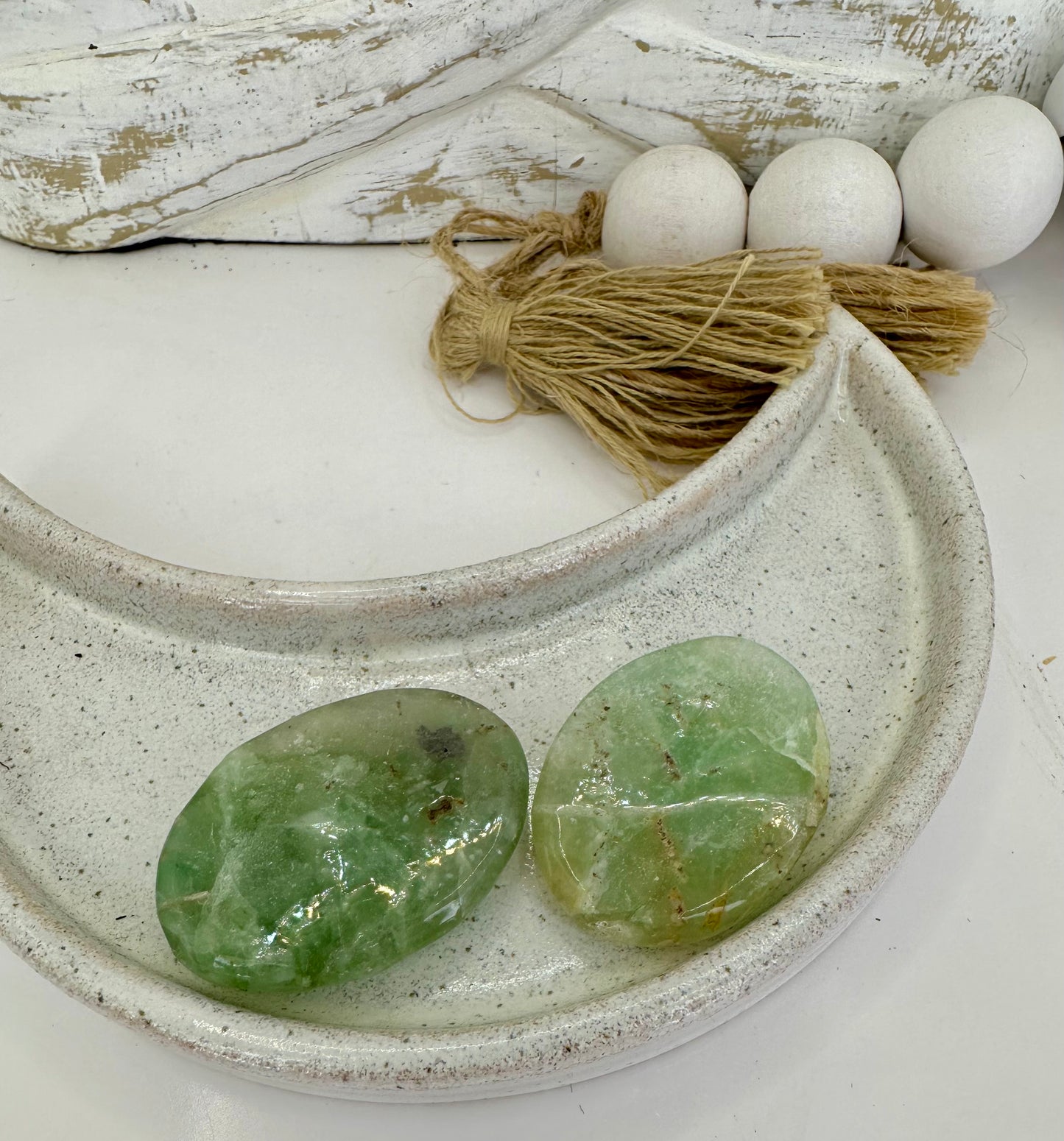 Green fluorite palm stone