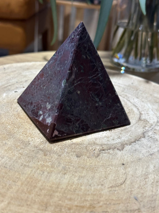 Red onyx pyramid