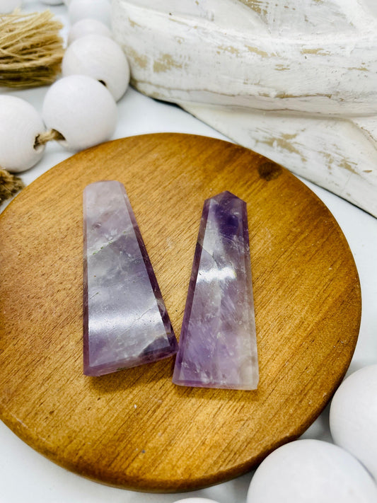 Chevron Amethyst flat obelisk