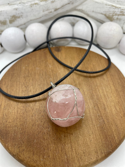 Rose quartz tumble necklace