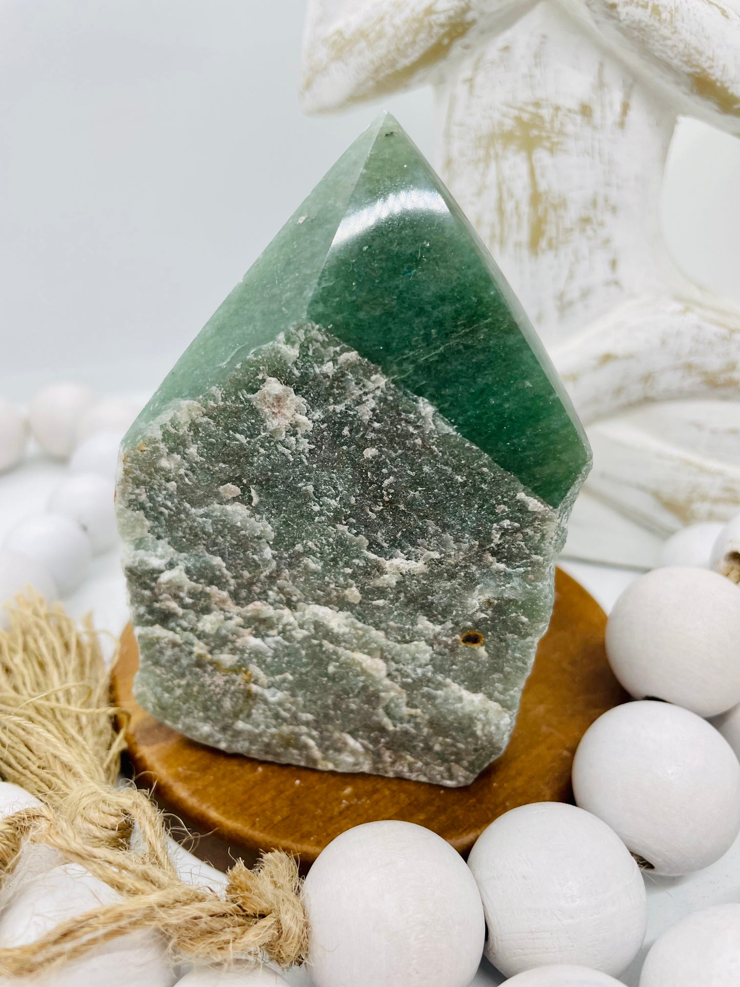 Green quartz polished point