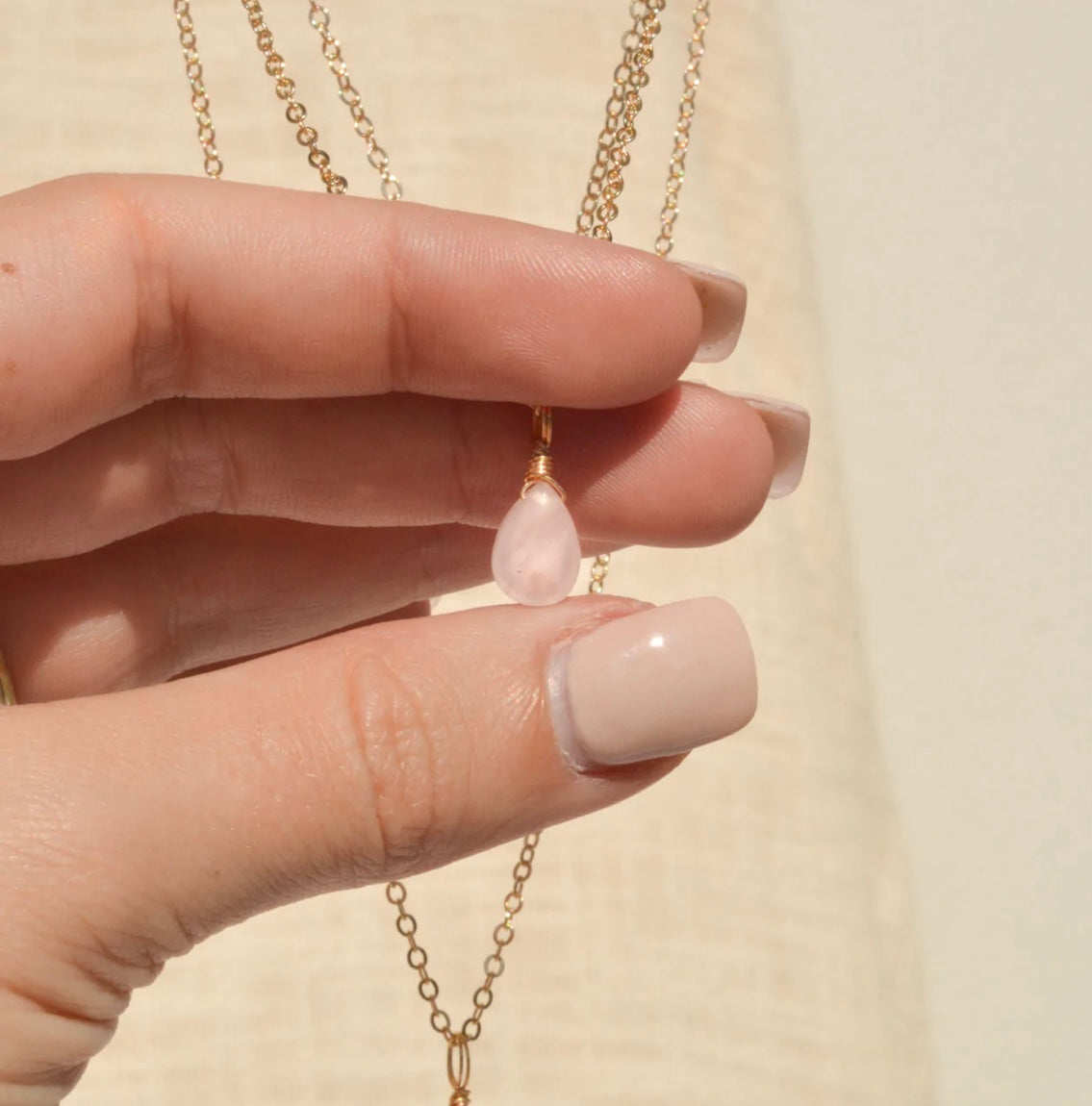 Rose quartz gold droplet ( botanical h20) – shopcrystalsthreebirdsonestone